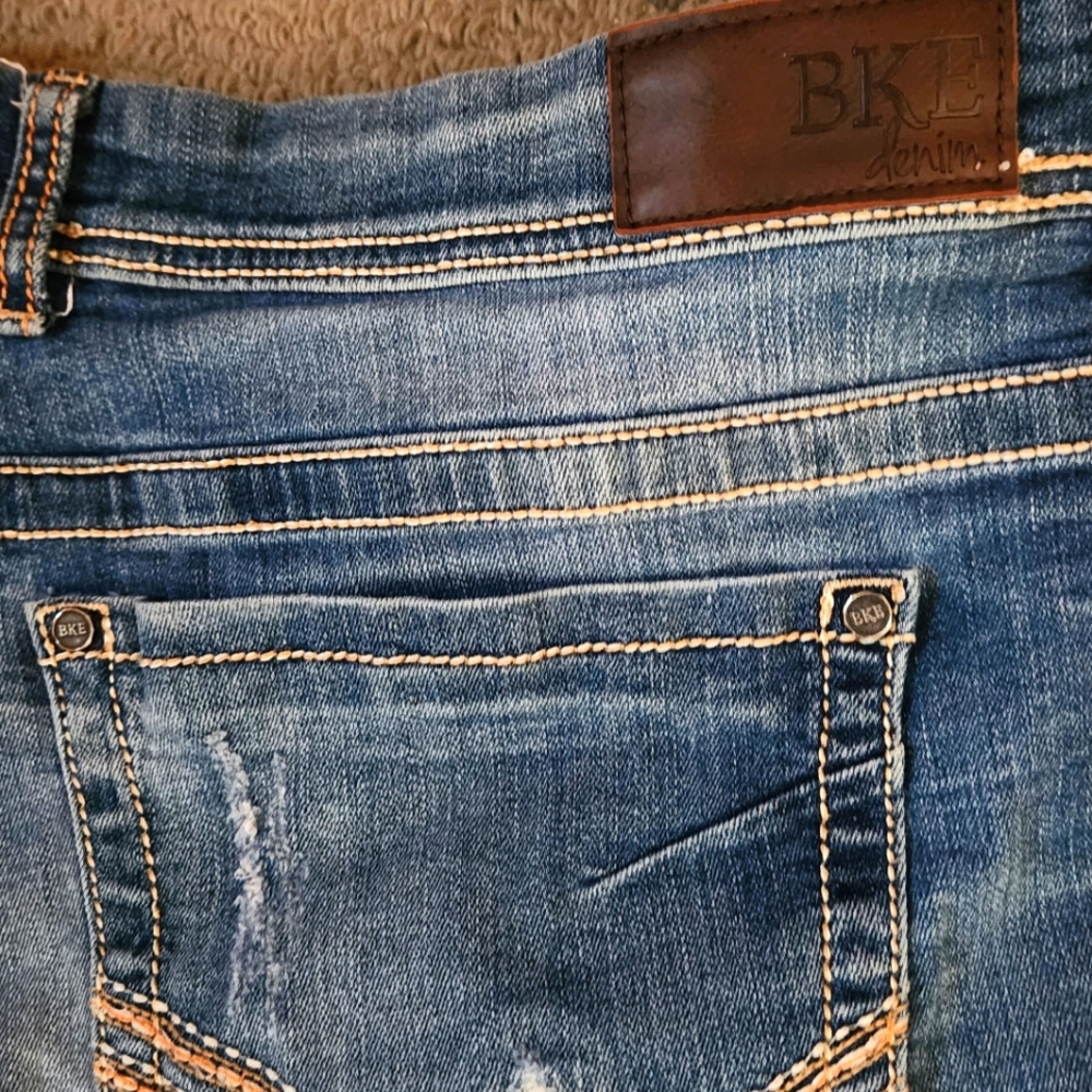 BKE Payton Faded Blue Distressed Denim Shorts- Womens Size 36- Stretch - Picture 7 of 11